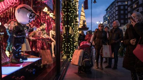 Dolce & Gabbana takes over Harrods’ festive shop windows